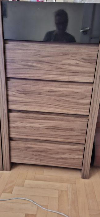 Komoda Venom black red white