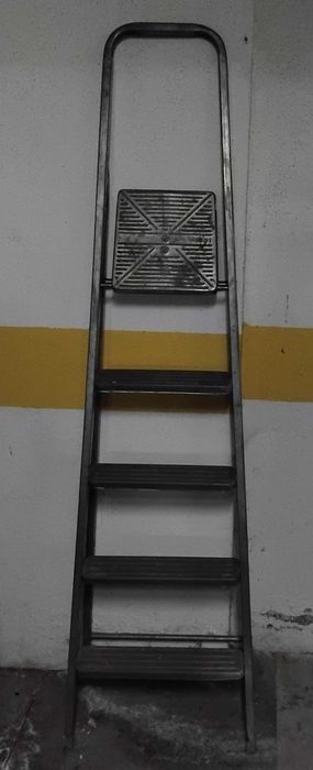 Escadote de 5 degraus