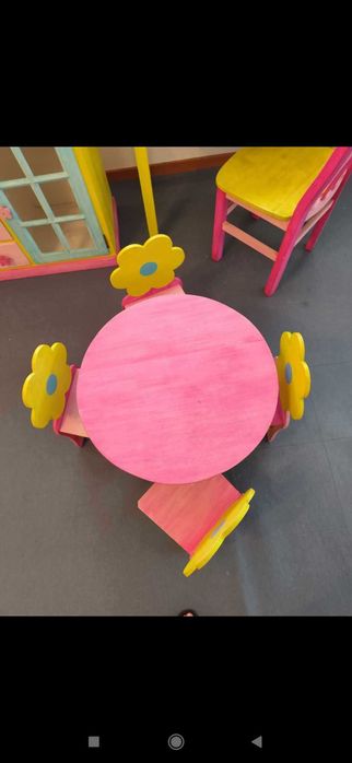 Conjunto de mobília de quarto de criança.