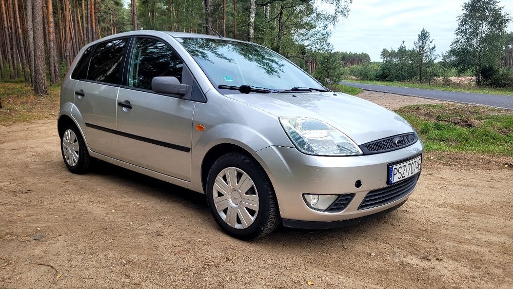 Ford fiesta stan bardzo dobry 100tys przebiegu 1.4 benzyna
