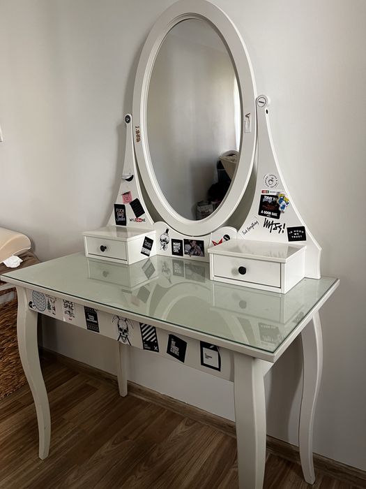 Klasyczna toaletka ikea