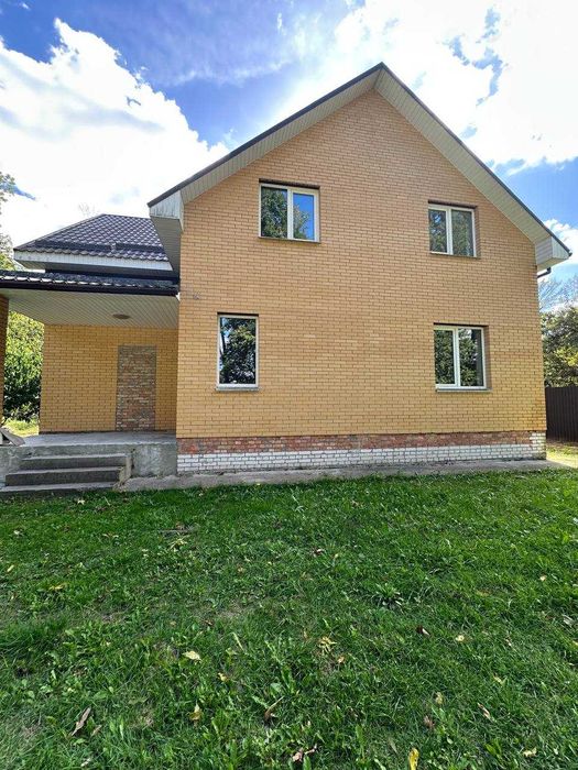 Продаж двоповерхового будинку у селі Крехаїв, Чернігівська область