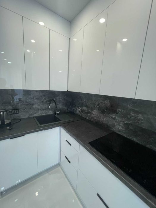 1-но кімнатна квартира з виглялом на річку. Під е-оселю можна!