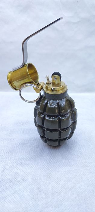 Бензинова зажигалка Ф1 лімонка