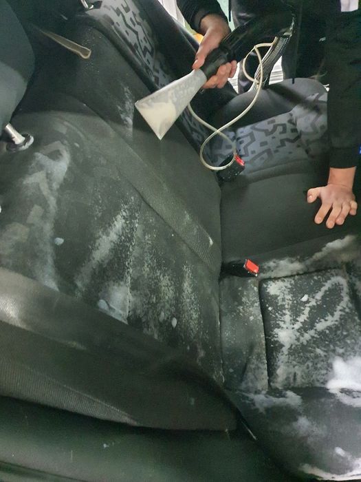 Чистка хімчистка авто та коврів