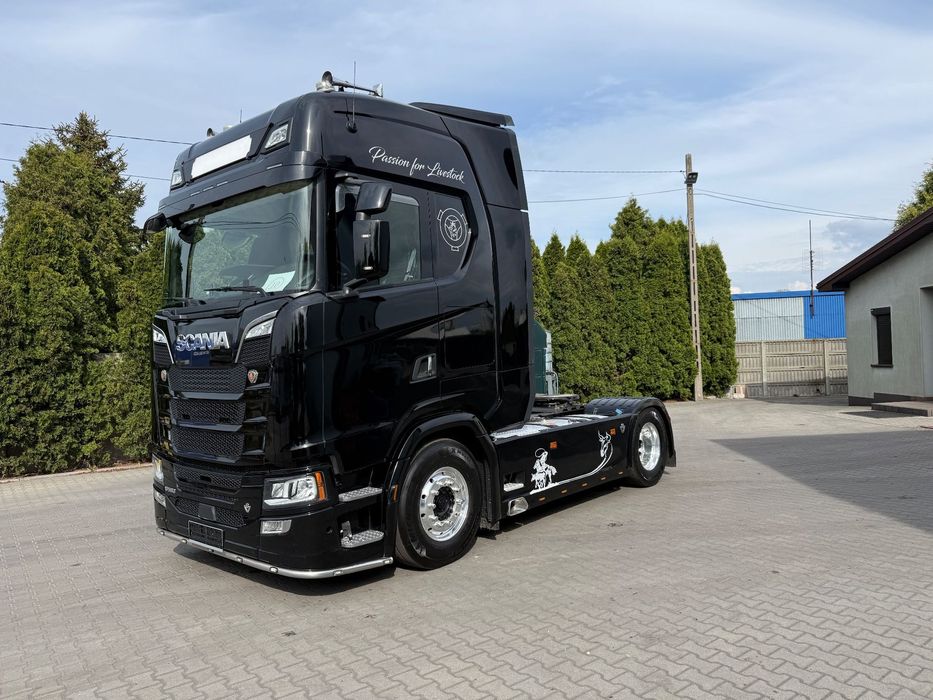Scania  V 8,  S 580, cała na poduszkach, rury, skóry, alufelgi, tuning wew.