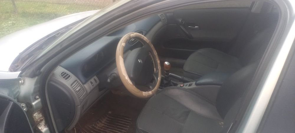 Продам RENULT 2005