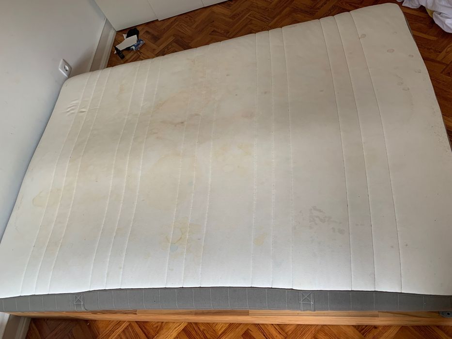 Cama de casal com colchão