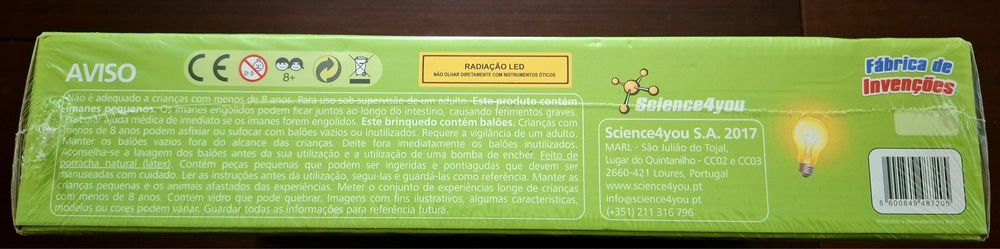 Fábrica de Invenções, da Science4you. ''Novo com Película''