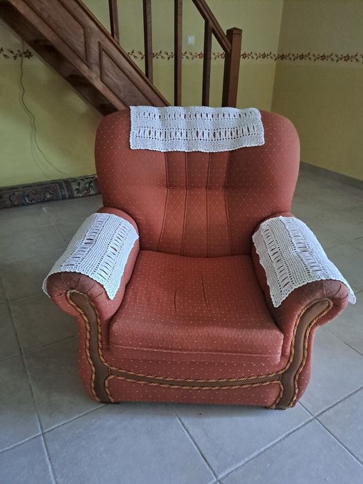 Conjunto de Sofás Clássicos (3 Lugares + 2 Poltronas)