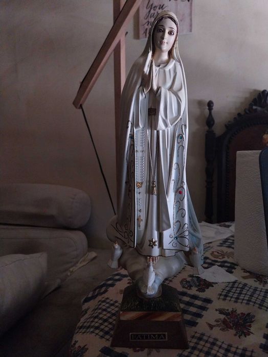 Duas imagens de Nossa Senhora de Fátima
