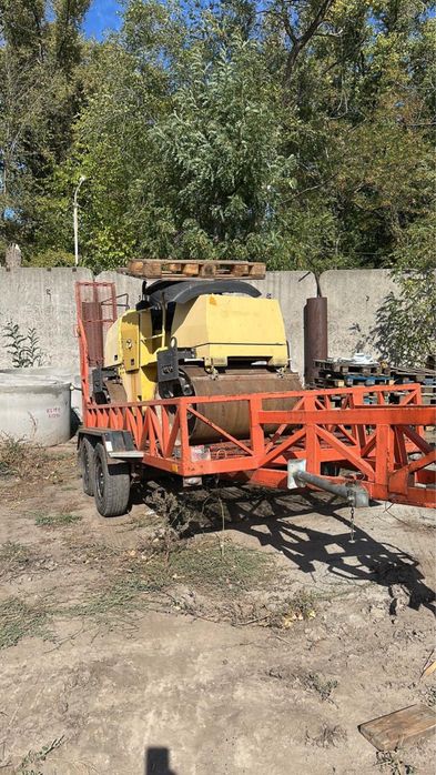 Продам каток Jcb 2006 г 4 тонны вместе с прицепом