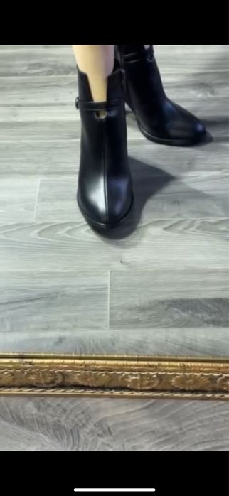 Ботінки шкіряні на каблуку