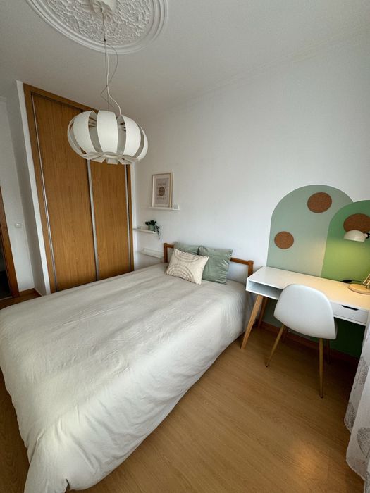 Arrendo quarto em moradia