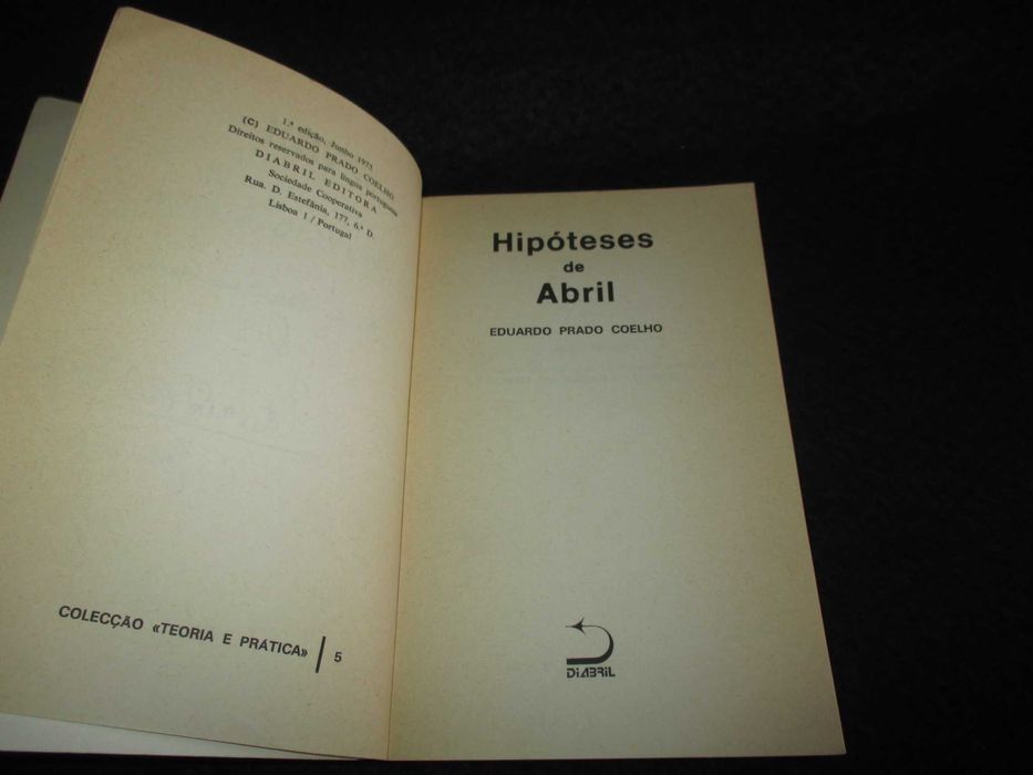 Livro Hipóteses de Abril Eduardo Prado Coelho Autografado