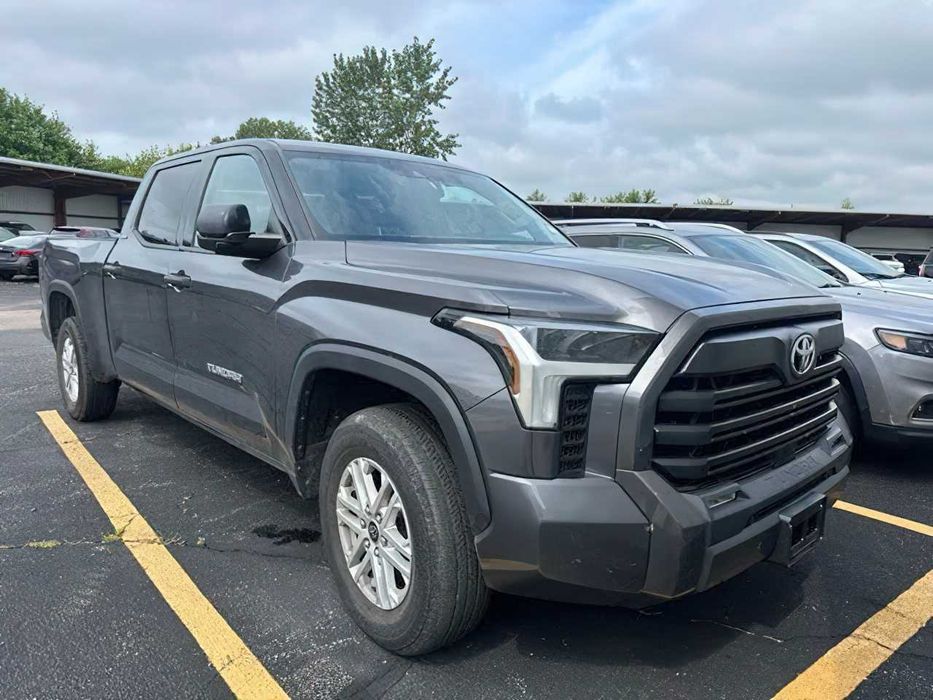Toyota Tundra      2022