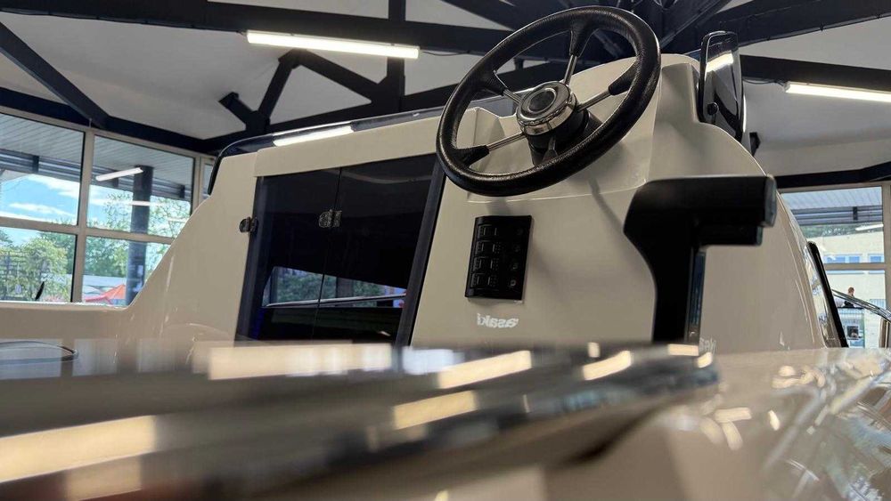 Jacht motorowy 430 CAB, silnik Suzuki DF20 - dealer Szczecin