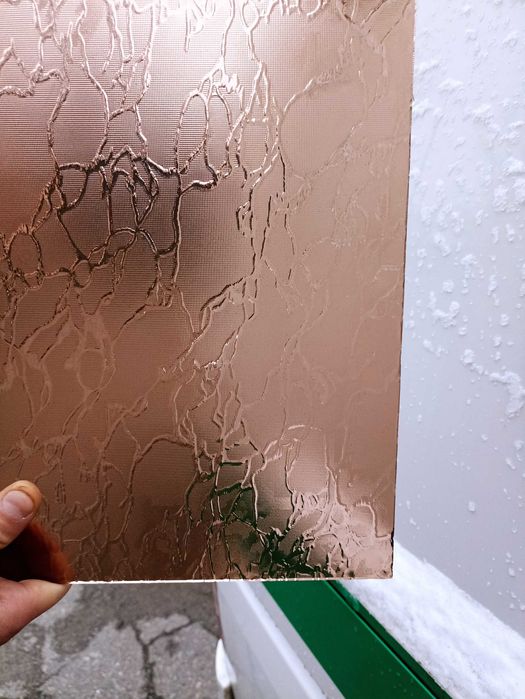 Обрезки стекла: прозрачного, тонированного, узорчатого, матового