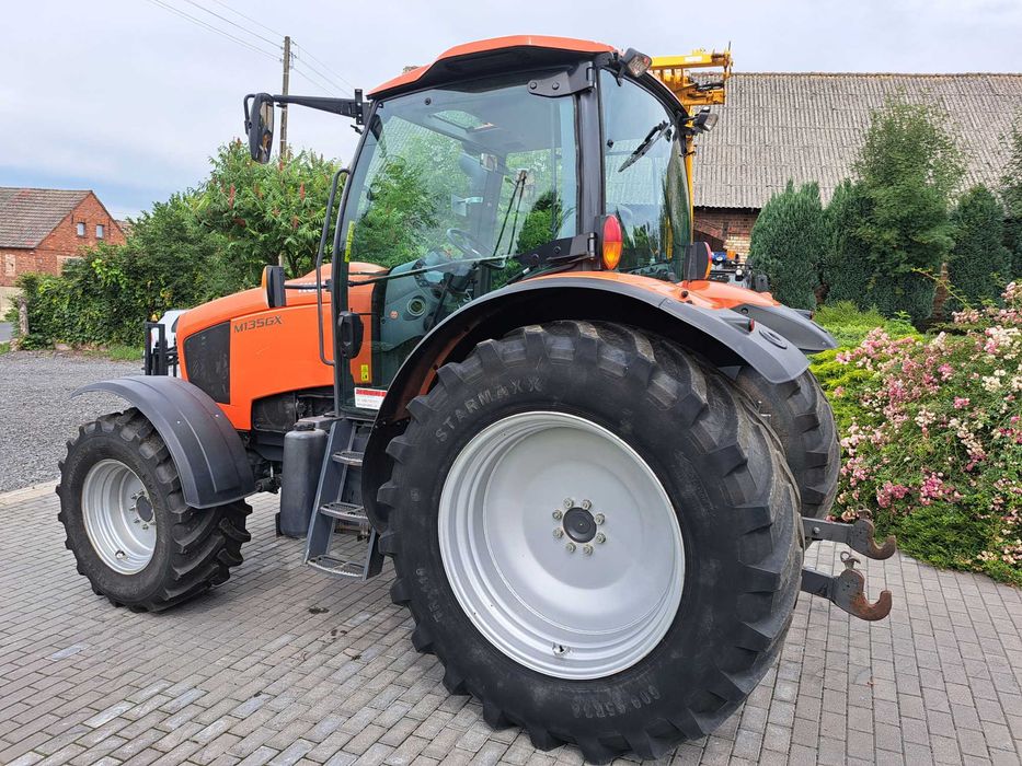 Ciągnik Kubota M 135 GX