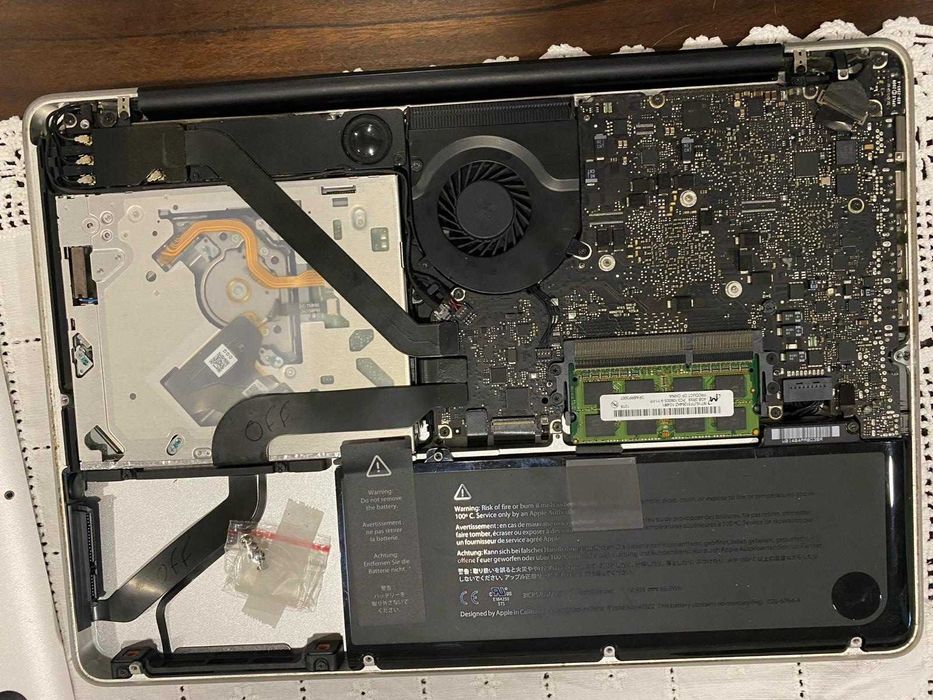 COMPUTADOR MACBOOK PRO 13 15-2 COM CAIXA ORIGINAL PARA PEÇAS