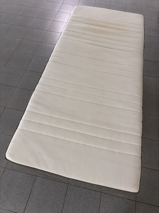 Colchão solteiro 2 m x 0,9 m