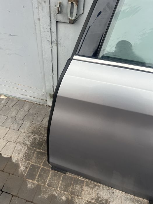 Peugeot 308 t9 ліві двері.