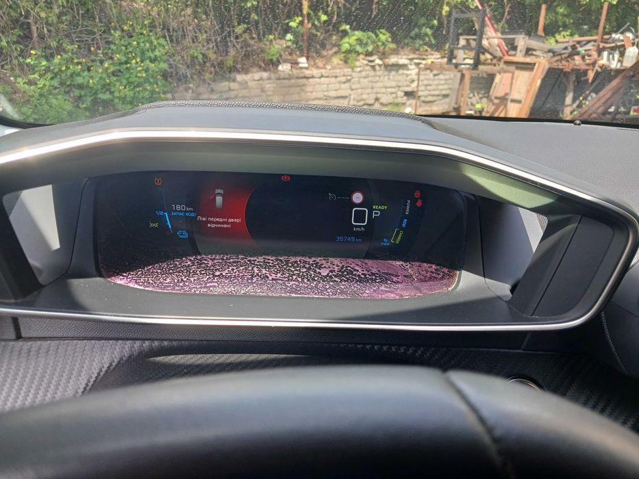 Автомобіль пежо е208 2023 рік