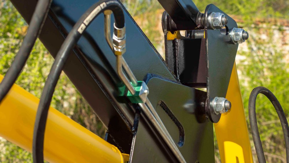 Погрузчик КУН на трактор  ЮМЗ General X с ковшом 2,5 м