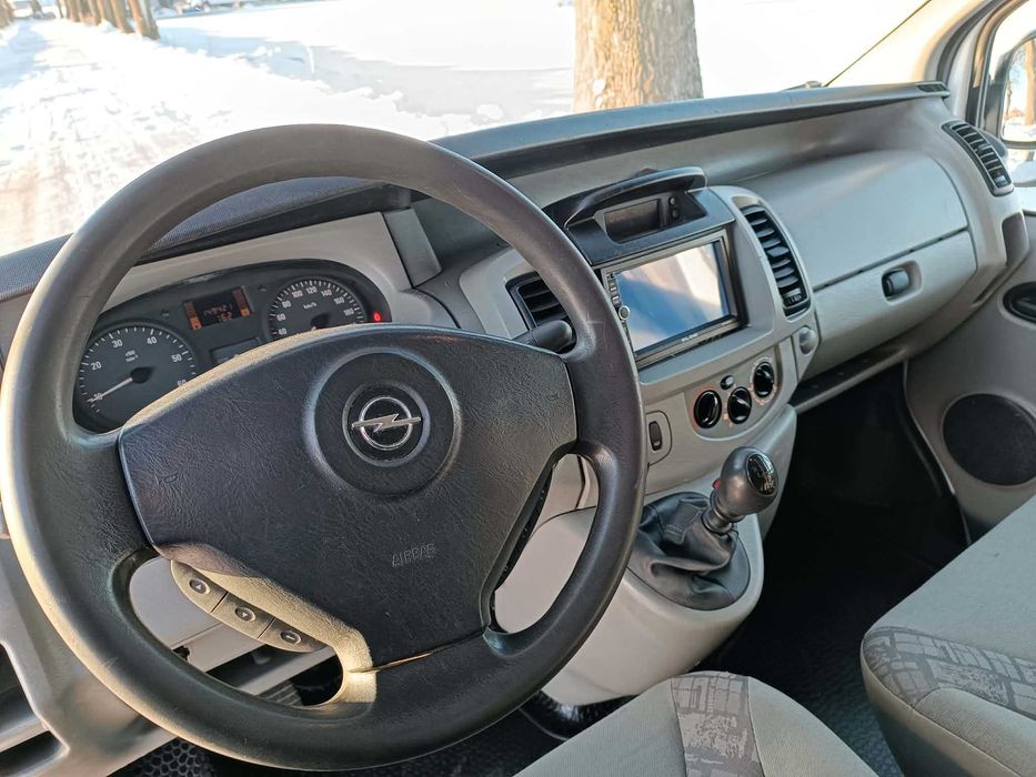Opel Vivaro 1.9 3 osobowy sprowadzony Zarejestrowany. Nowy rozrząd