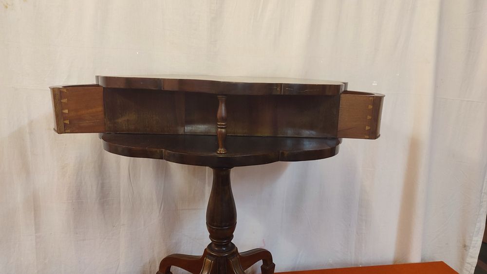 Mesa de apoio estilo Luís xv/xvl