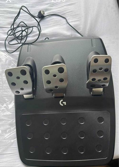 Ігровий руль Logitech 923