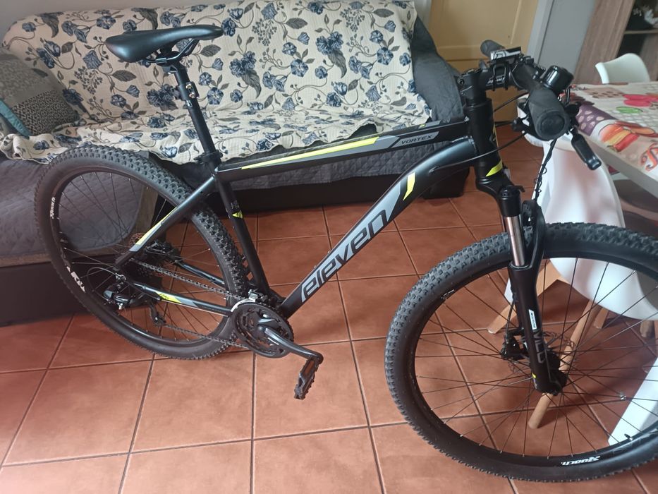 Vende se bicicleta