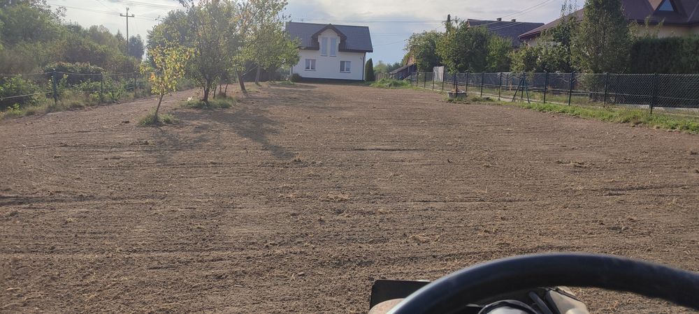 Zakładanie trawników glebogryzarka separacyjna systemy nawadniające