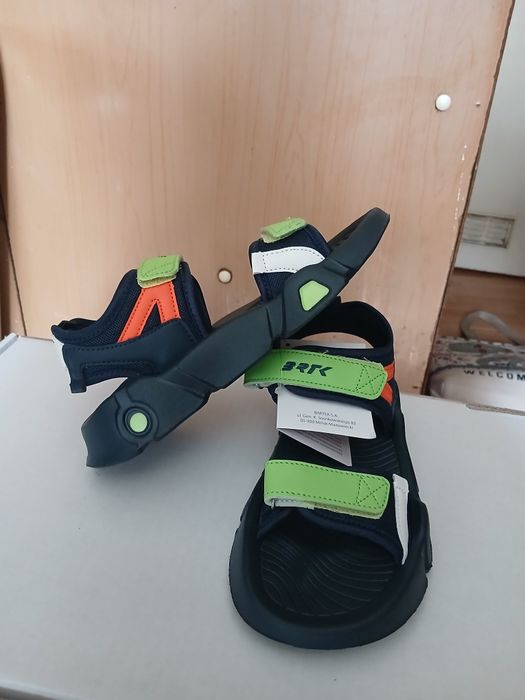 Sandały Bartek nowe r36