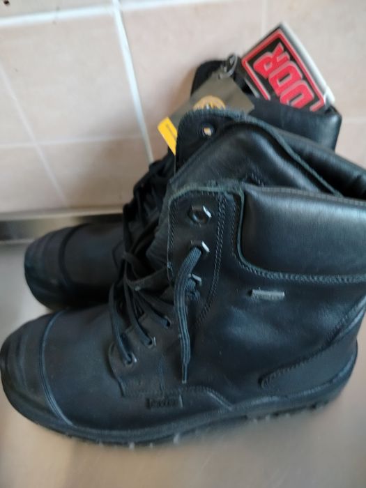 Берцы черные мужские 28