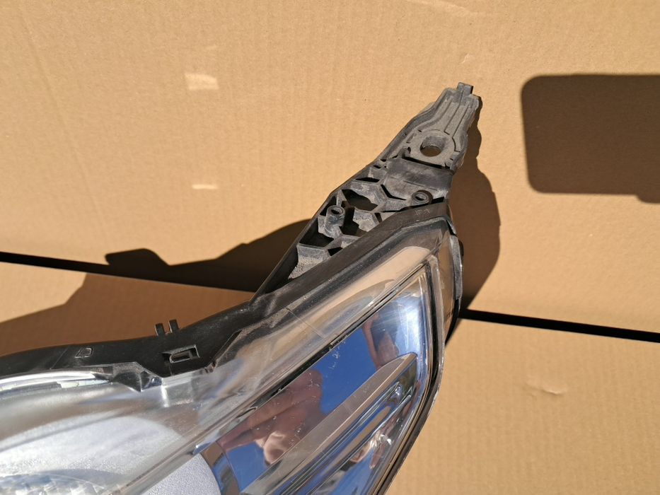Farol esquerdo peugeot 208 original