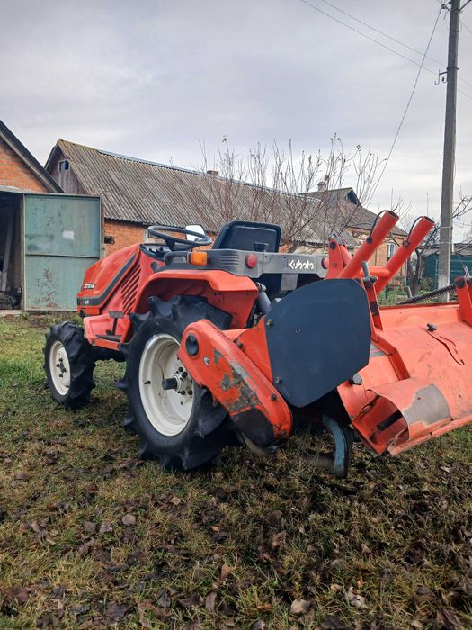 японський мінітрактор Kubota