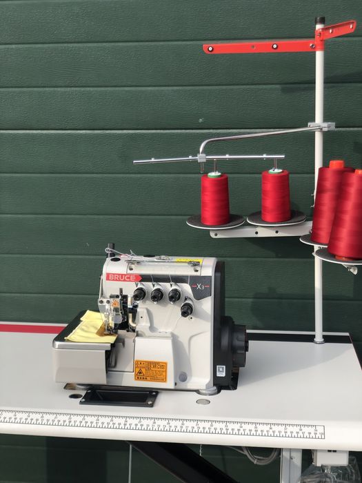 máquina Corte e cose industrial Overlock  novas BRUCE