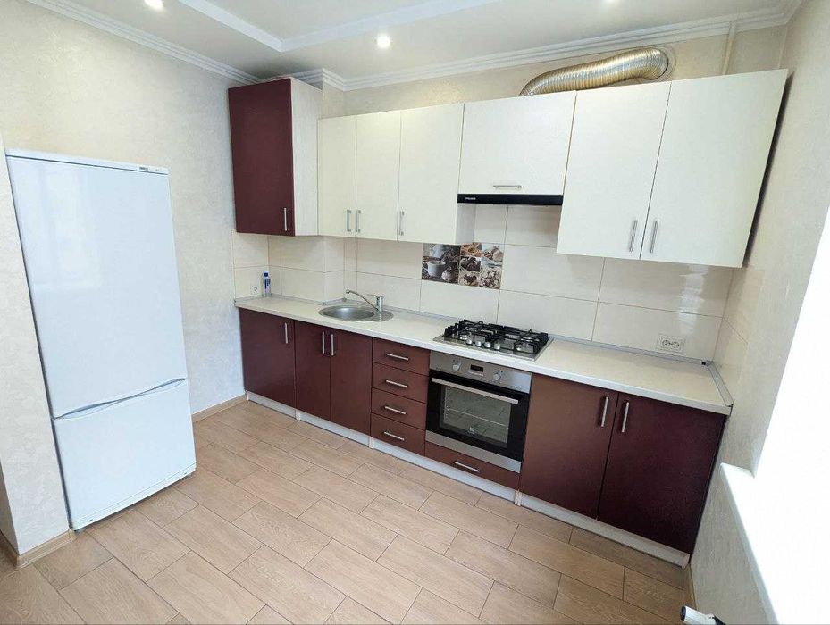 Оренда 1о к квартира Буковинська, новобудова