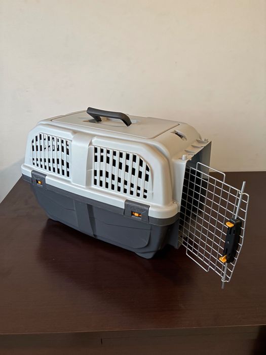 Caixa de transporte animal. IATA.