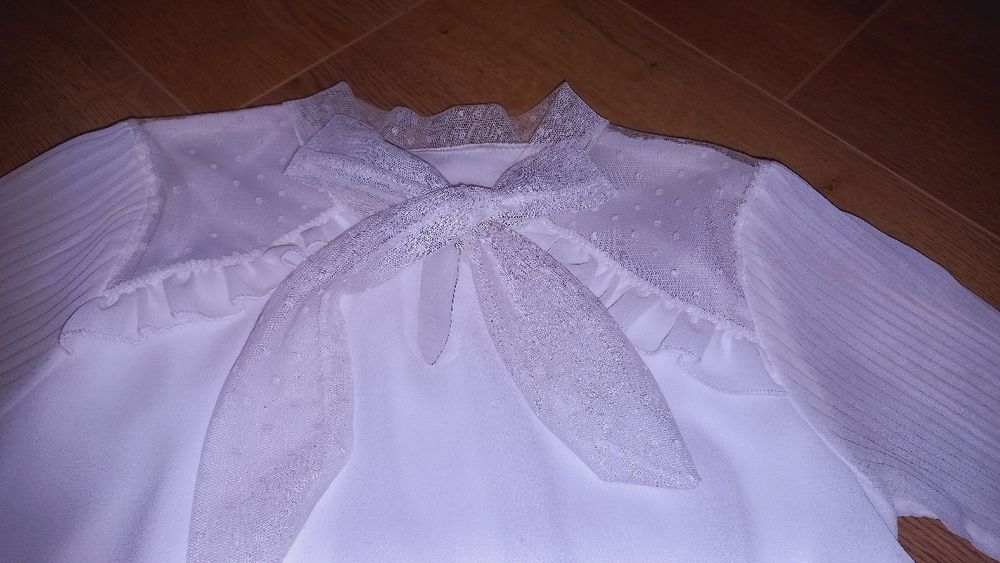 Шкільні речі для дівчинки