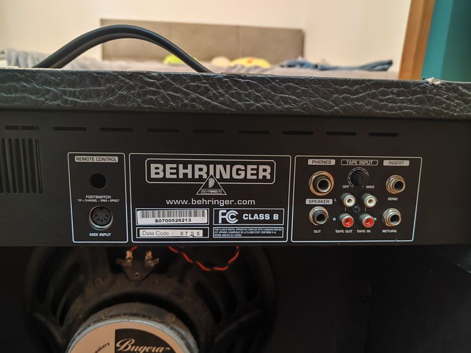 Amplificador Guitarra  Behringer V-tone GMX112.