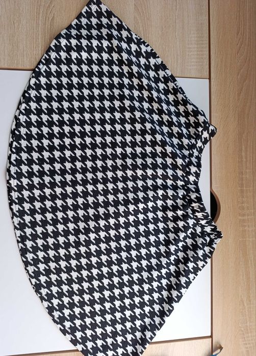 Spódniczka elegancka rozkloszowana
