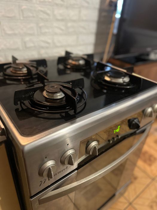 Газова плита з електричною духовкою  «Mastercook”
