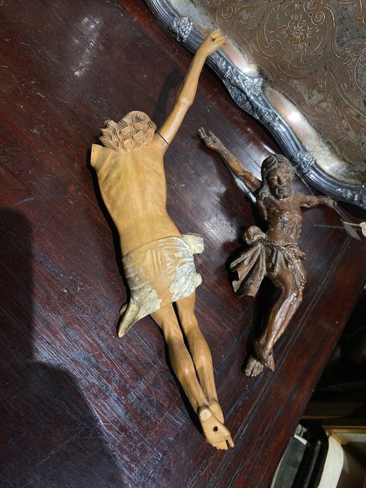 Cristo em madeira Buxo Séc XIX Arte Sacra 22 cm