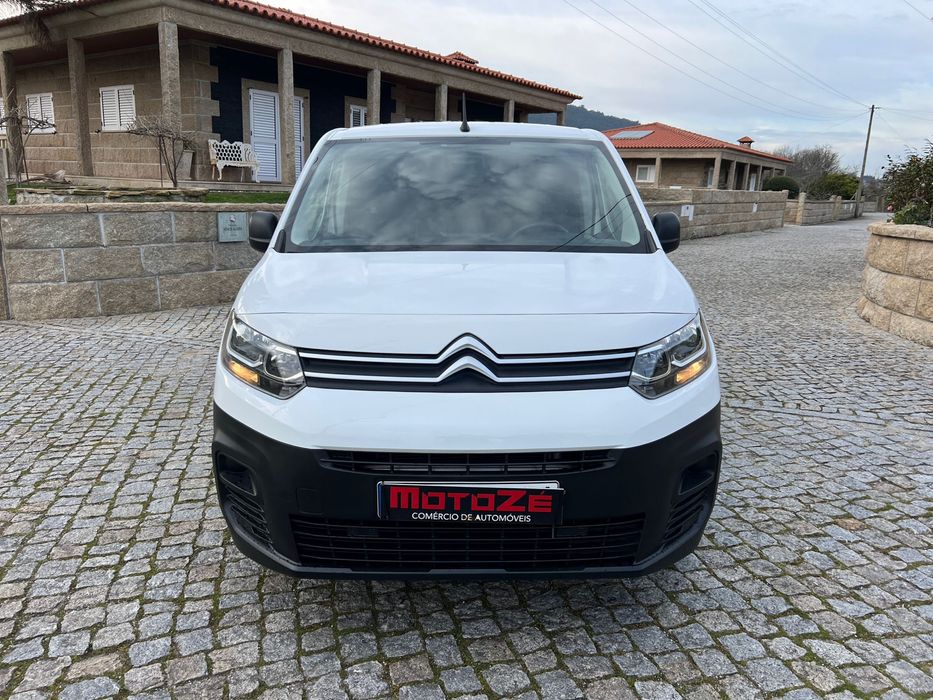 Citroen berlingo ano 2020 apenas 70.000 klm