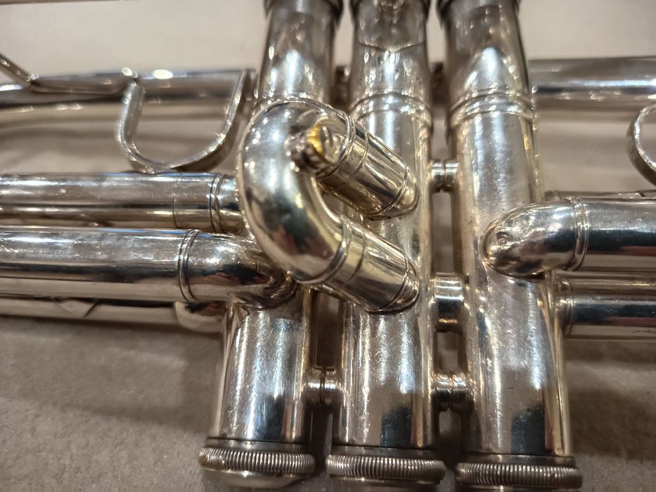 Trompete Bach Stradivarius modelo 37