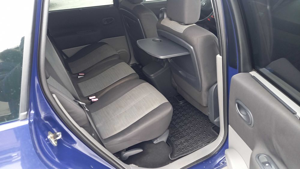 RENAULT GRAND Scenic-2 7 місць 1.6-16v 2004