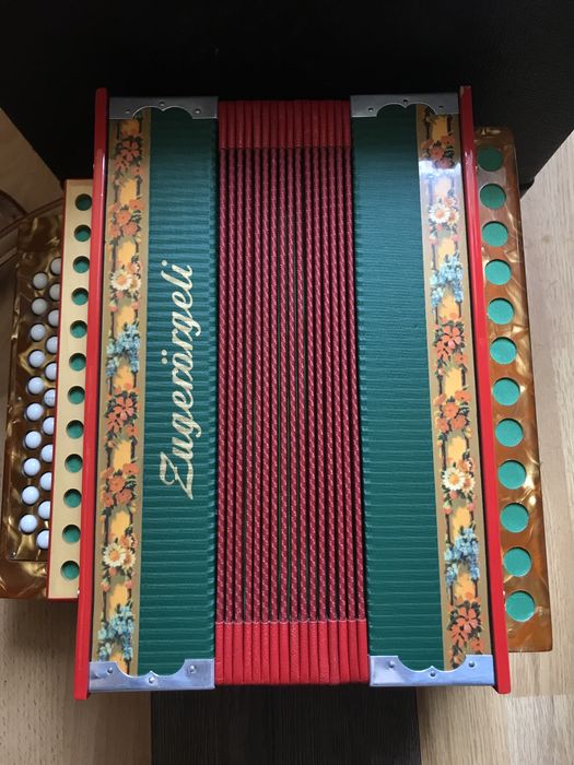 Щвейцарська гармонь Schwyzerörgeli Oehrli