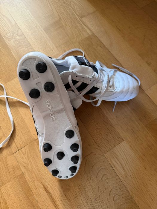 Chuteiras Adidas Copa Mundial brancas (2025) – como novas